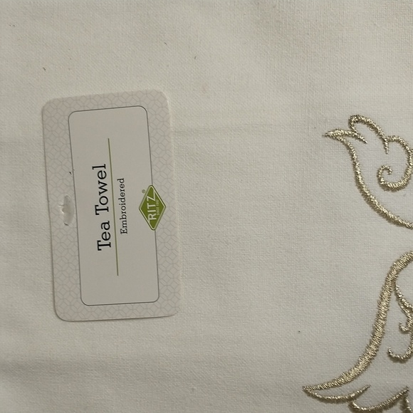 🎁 Holiday Gold Dove Tea Towel - Picture 3 of 4